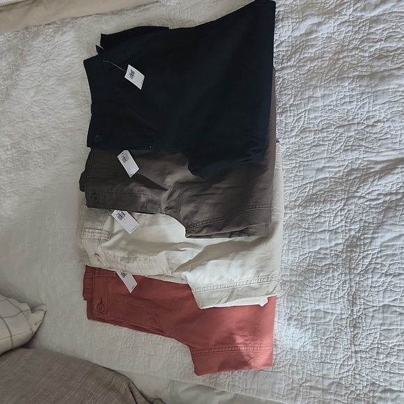 Chino pant old navy size small  zipper and button. (2 Pairs 1 Black 1 Tan) - Picture 1 of 2